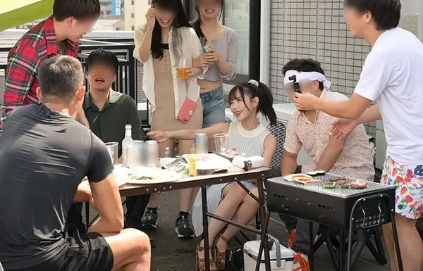 Ngủ với sếp nam trong nhà nghỉ sau giờ làm