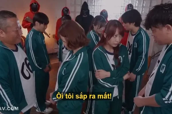 Chị gái vợ bị em rể đụ trong nhà tắm